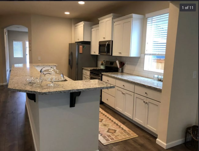Building Photo - Stunning Happy Valley Home! (5 Bed / 3 Bat...