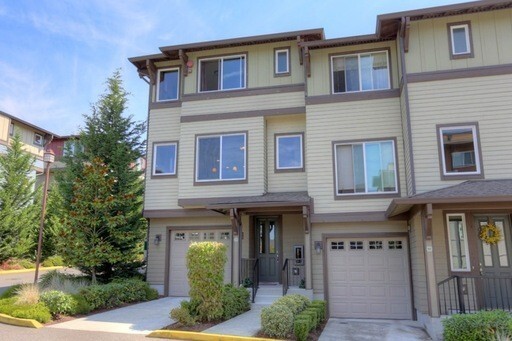 Foto del edificio - Luxury Bothell Townhome For Rent! 2 Car Ga...