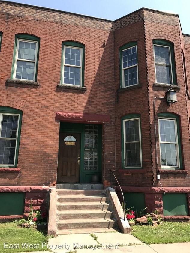 Building Photo - 1222 Hughitt Ave