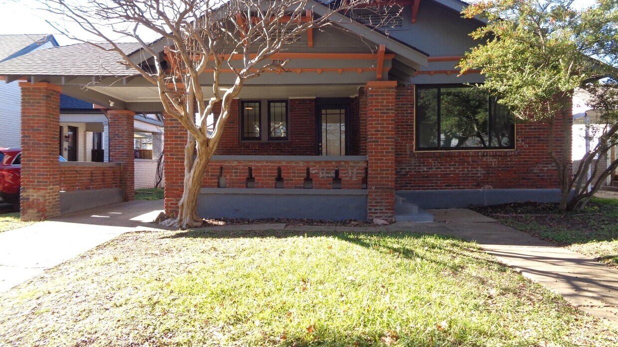 1 Story Brick House in Oak Cliff House Rental in Dallas, TX