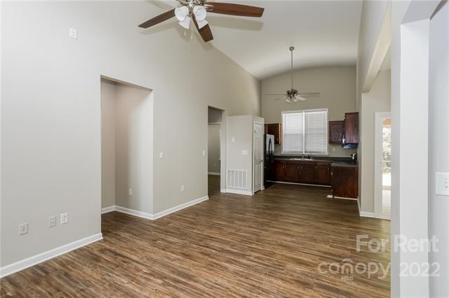 Building Photo - 587 Bruton Dr NW