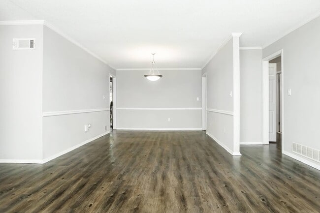 Building Photo - Villas de Solana