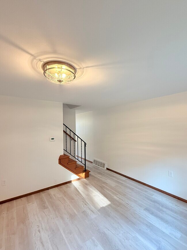 Foto del edificio - 103 W Park St