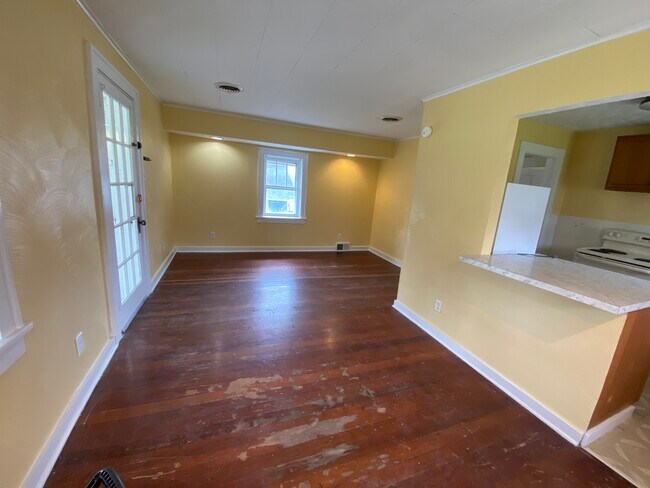 Living room - 620 N Richhill St