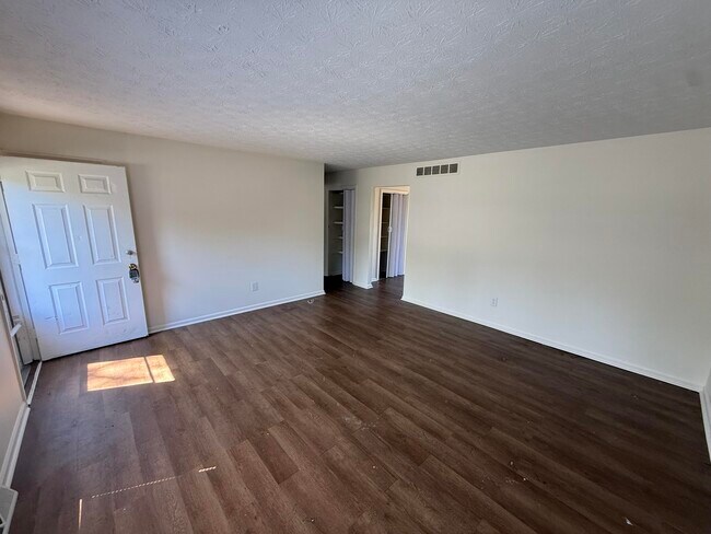 Foto del edificio - 909 Gregory Way