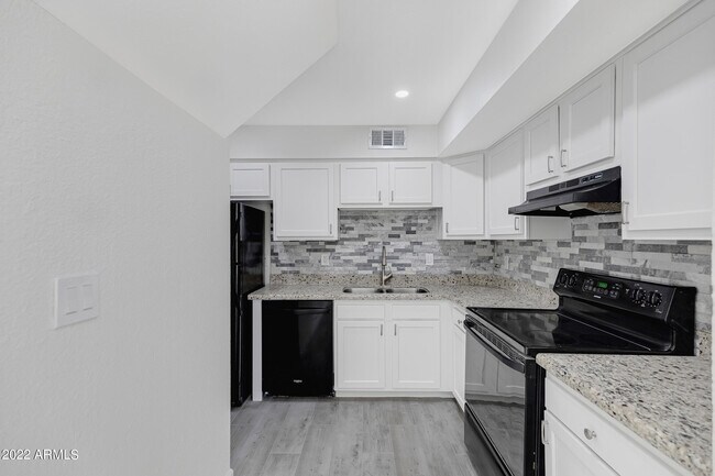 Building Photo - 7807 E Rovey Ave