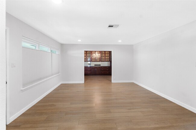 Foto del edificio - 2824 Palm Cir E