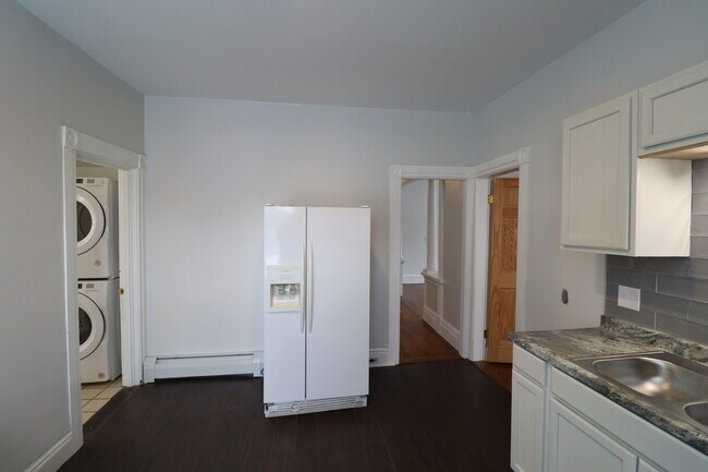 Building Photo - 39 S Spring St