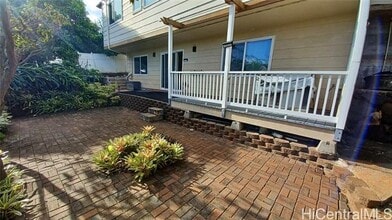 Building Photo - 2407 St Louis Dr