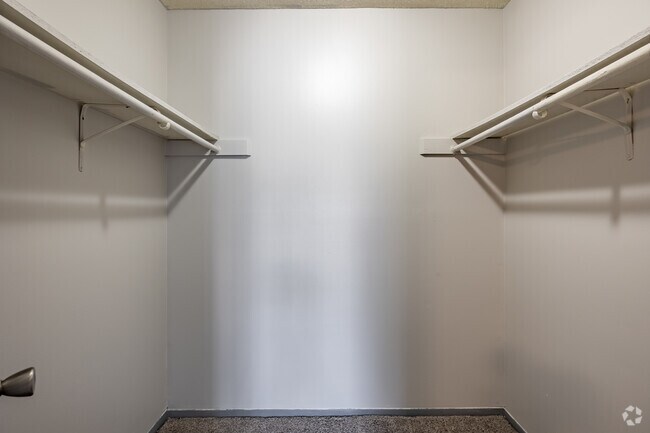 1HAB, 1BA - 730 ft² - Kendall Place