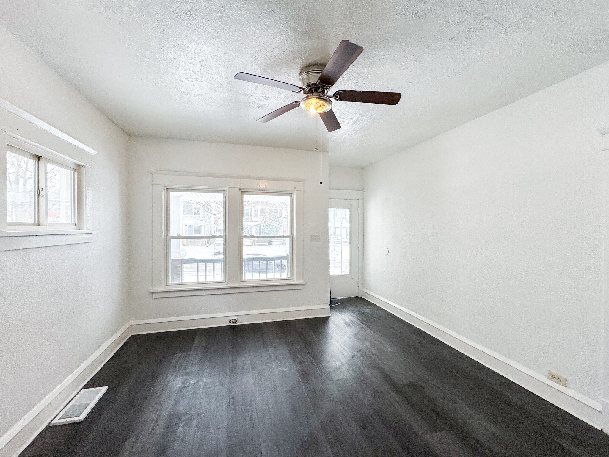 11915 Cromwell Ave Cleveland, OH 44120 – photo 1
