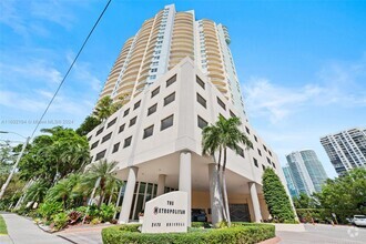 Building Photo - 2475 Brickell Ave