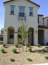 Building Photo - 3242 Trabia Ave