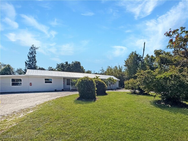 Foto del edificio - 15206 Stringfellow Rd