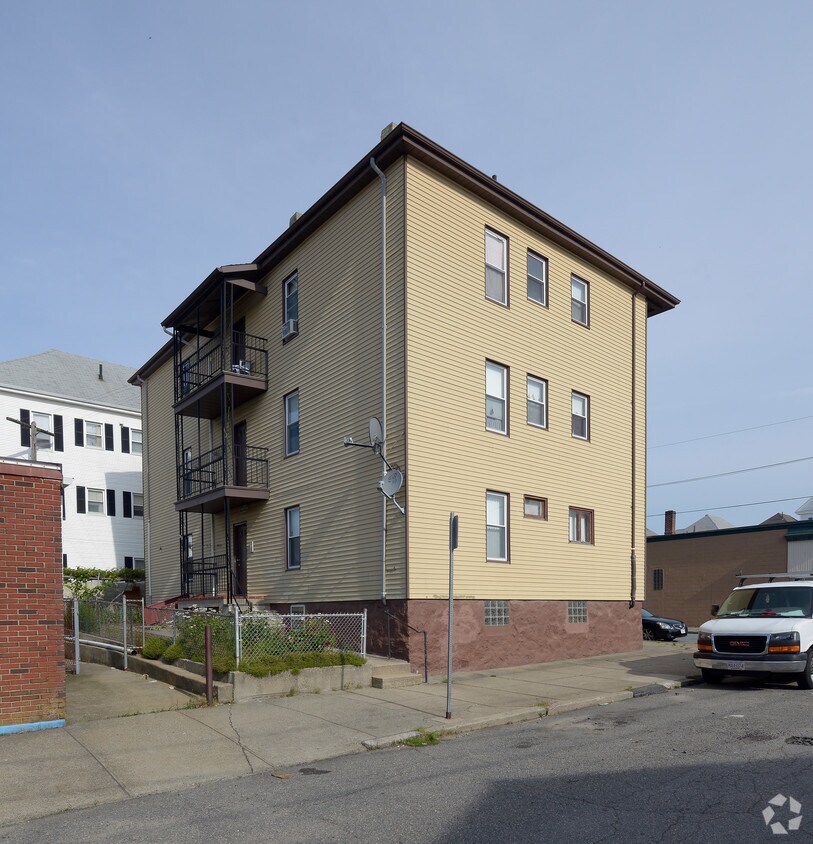 106 Tinkham St, New Bedford, MA 02746 Apartments in New Bedford, MA