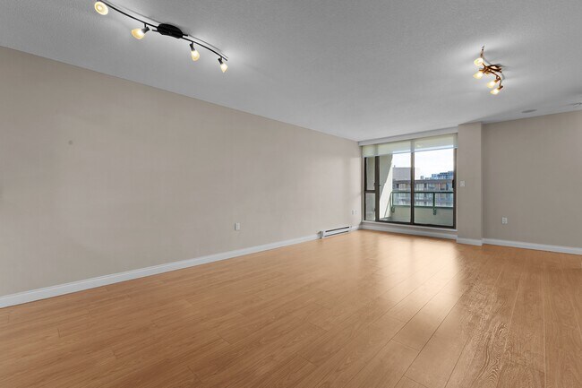 Building Photo - 7380 Elmbridge Way