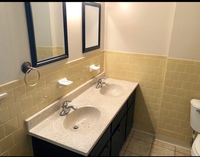 Building Photo - 119 Marigold Cir