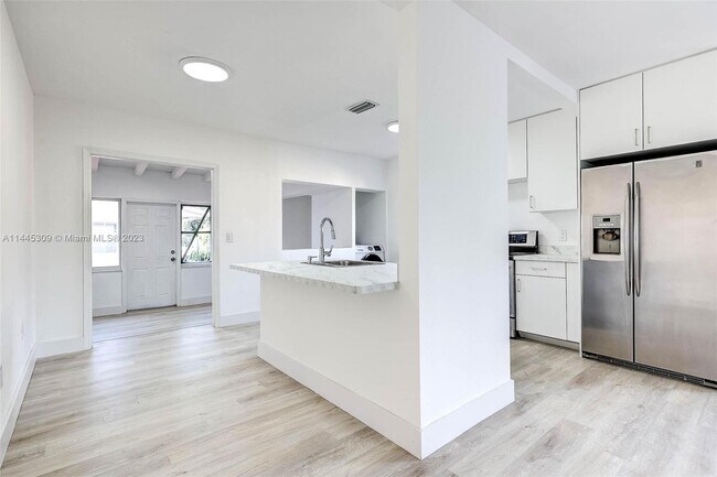 Building Photo - 1920 SW 4th St