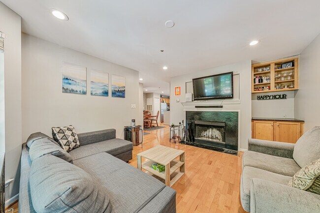 Building Photo - 415 Mather Green Ave