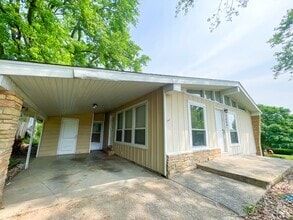 Building Photo - 2600 Leroy Dr