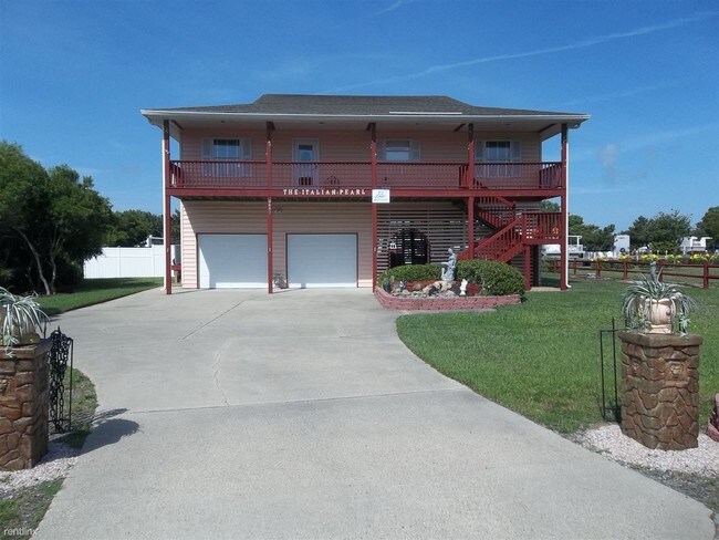 Building Photo - 3657 Sandpiper Rd