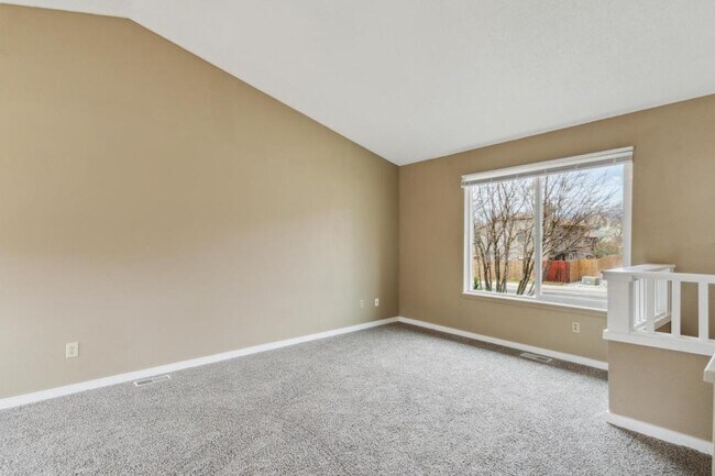 Foto del edificio - 5245 Mule Deer Dr