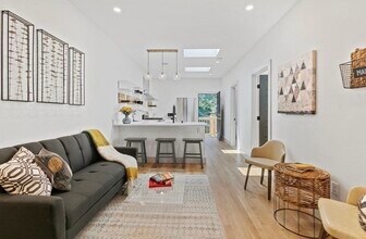 Building Photo - 43 Wordsworth St