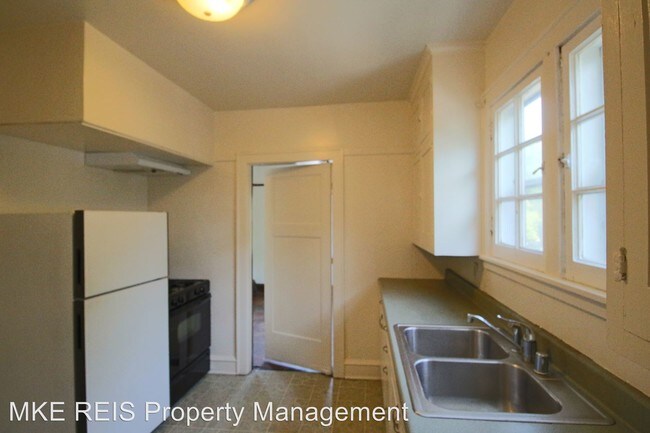 Building Photo - 240 N 34th St