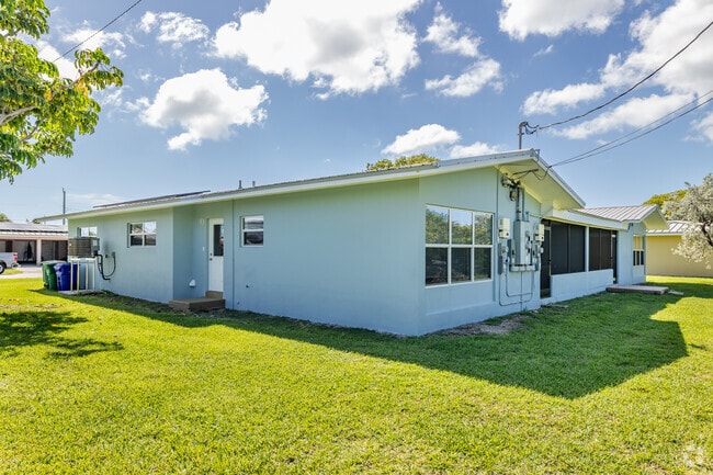 Building Image - NAS Key West Homes