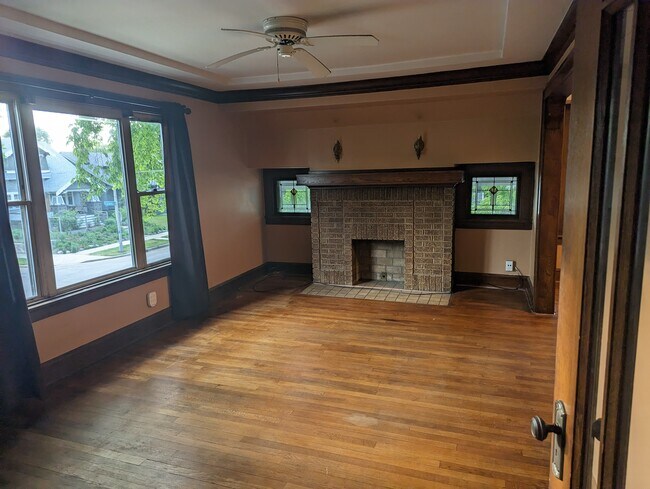 Foto del edificio - 2976 N Newhall St