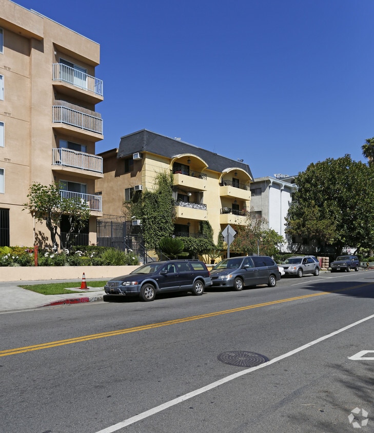 Building Photo - 439 S Hobart Blvd