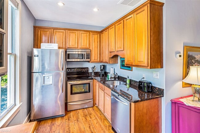 Building Photo - 2 br, 2 bath House - 220 Houston St