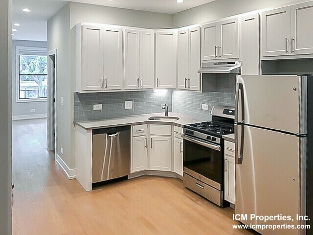 Foto del edificio - 2318 N Southport Ave