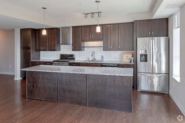 3BR, 2.5BA - Rock Of Ages - ENDI Plaza