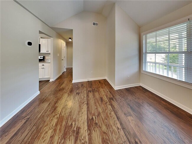Building Photo - 221 Taylor Ridge Trail