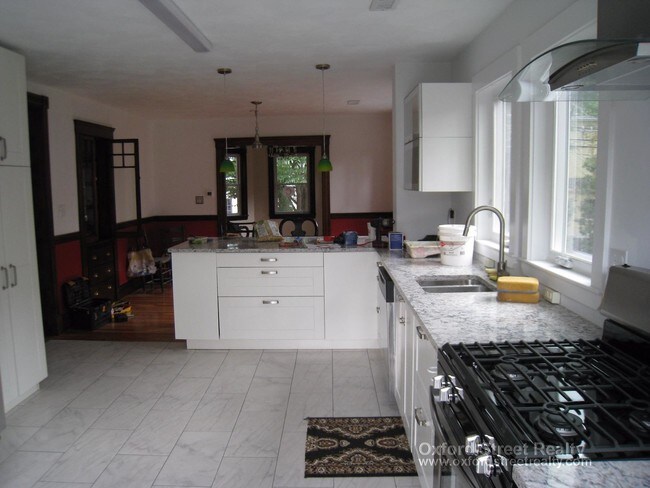 Foto del edificio - 154 Raymond St