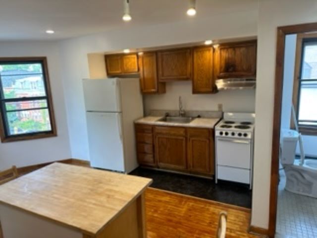 KITCHEN 1 - 834 S 49th St