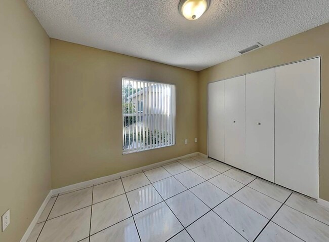 Foto del edificio - 2715 Taylor St