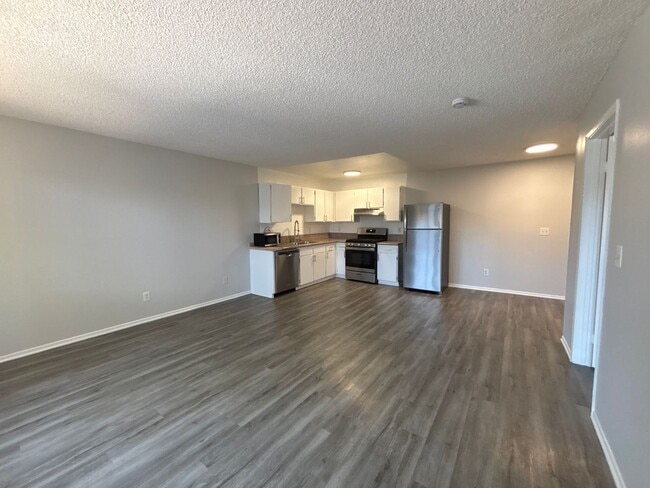 Interior Photo - 226 South Serrano