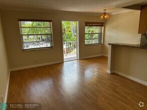Building Photo - 1125 NE 16th Pl