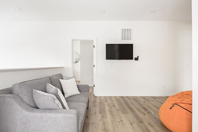 Foto del edificio - 35 Keystone Ave