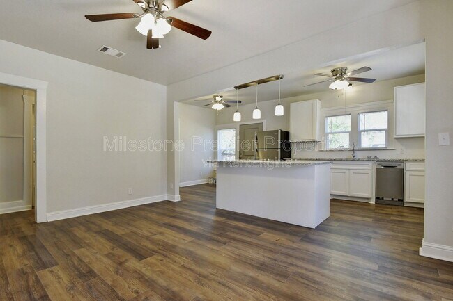 Building Photo - 1115 S Rusk Ave