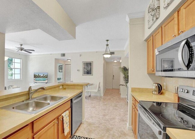 Foto del edificio - 9857 Baywinds Blvd