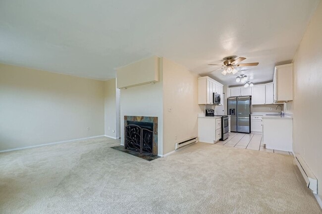 Building Photo - 1858 Centaur Cir