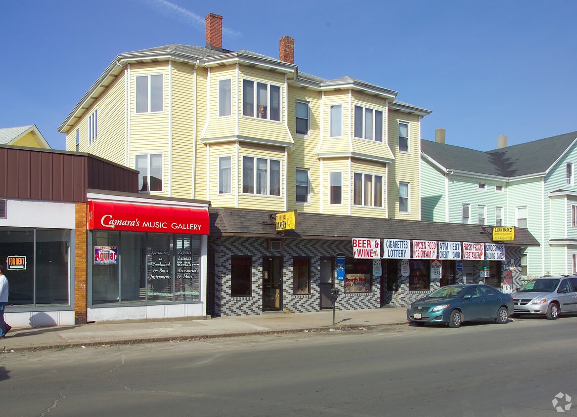 543547 S Main St, Fall River, MA 02721 Apartments in Fall River, MA