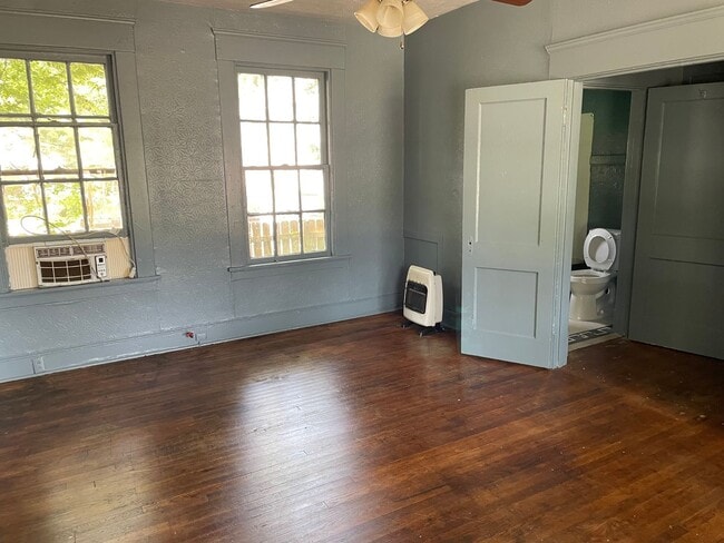 Building Photo - Remodeled 1 Bedroom