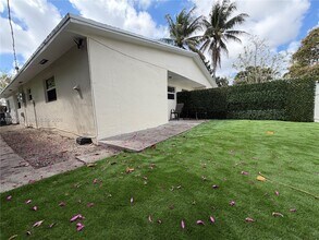 Building Photo - 951 SW 16th St