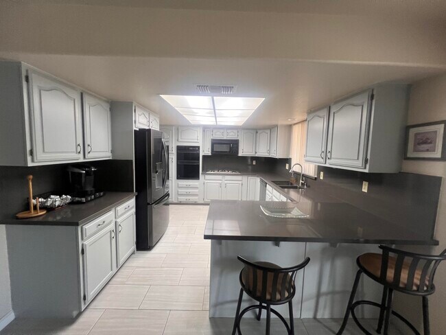 Building Photo - 28120 Avenida Maravilla