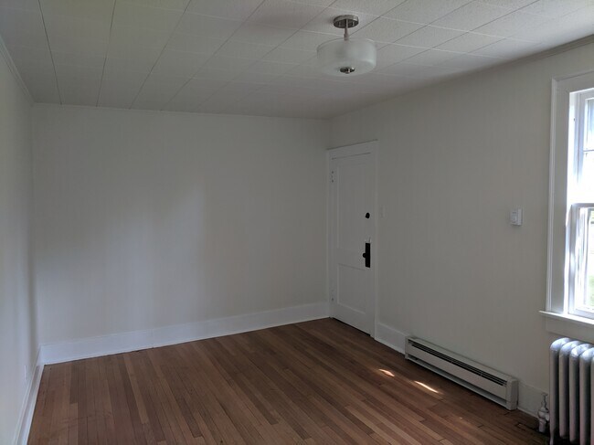 Foto del edificio - 245 E Hamilton Ave