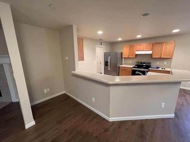 Building Photo - 3 Bedroom DuPont Home with Loft